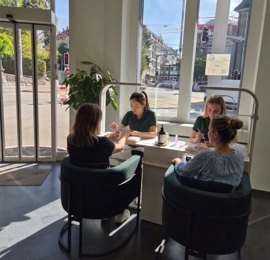Nailsaloninzurichsquare